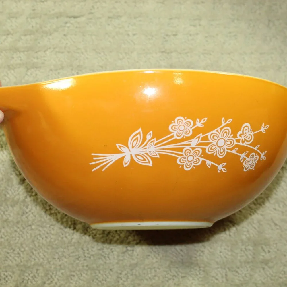 VTG Pyrex Butterfly Gold Cinderella Nesting Mixing Bowls Complete Set of 4 – USA